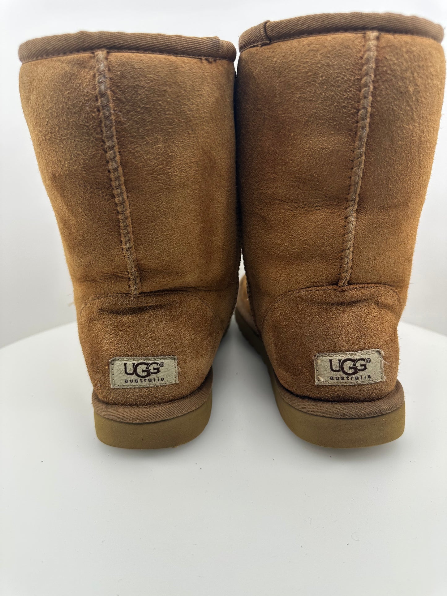 Women's UGG Classic Short II Boot Women's Size 8