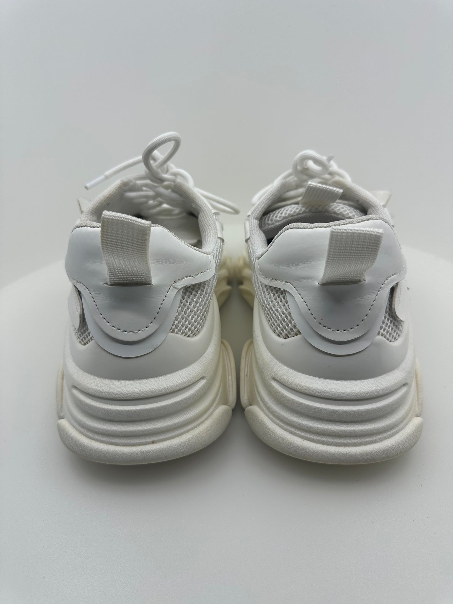 Steve Madden Possession-E Sneaker White Size: Womens 10